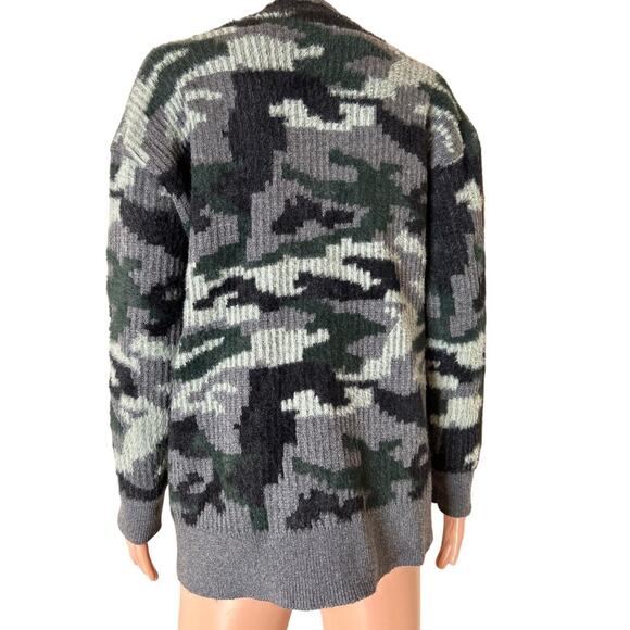 Vince Camuto cardigan sweater camo print eyelash button up V-neck SOFT SZ LG - Picture 4 of 9